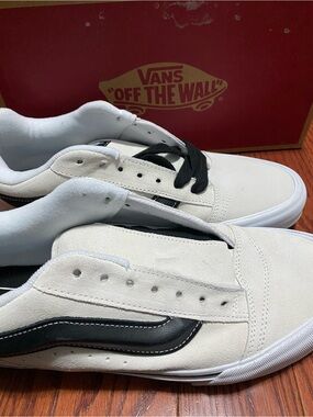Vans Low-Top White Suede Sneakers with Black Side Stripe
